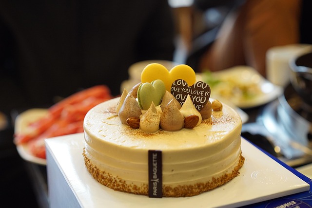 60th Birthday Celebration: Cookies vs Cake: Trends & Traditions