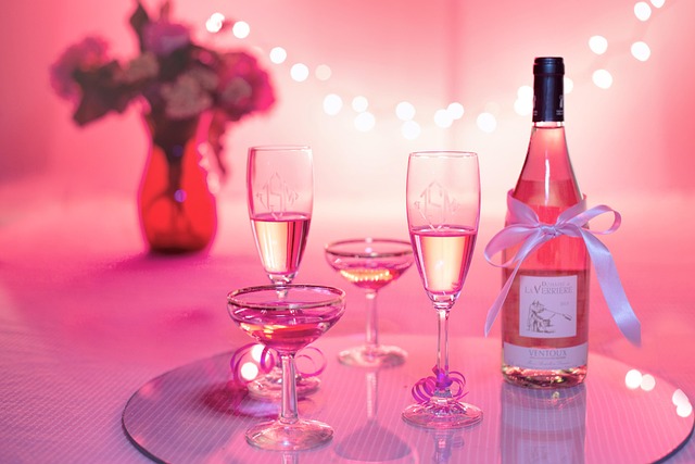 Elevate Your 40th Birthday Celebration: Perfect Cookie & Drink Pairs