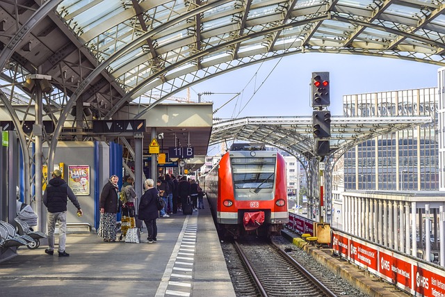living near phoenix light rail stations