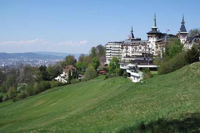 Golf-course proximity