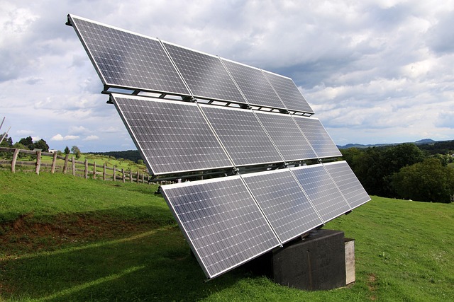 homes-with-solar-panels-and-battery-stor-640x480-84125446.jpeg