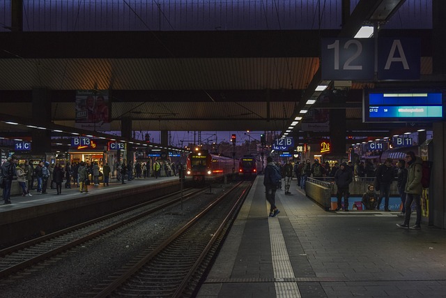 living near phoenix light rail stations