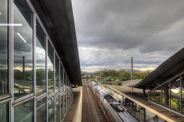 living near phoenix light rail stations