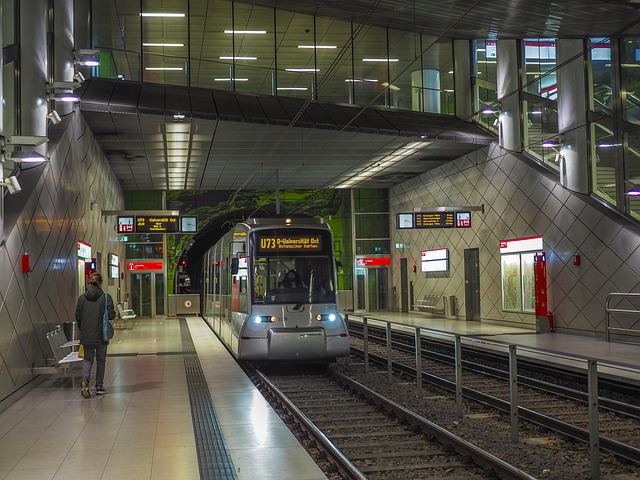 living near phoenix light rail stations