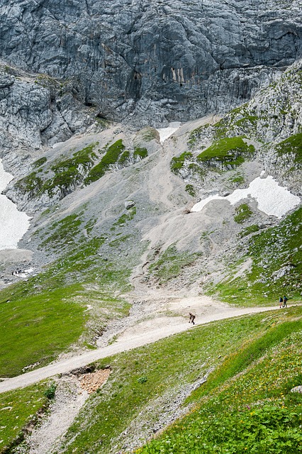 living near phoenix mountain preserve trails