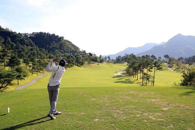 Lock-and-Leave Living: Golf Proximity, Simplified Retirement Style
