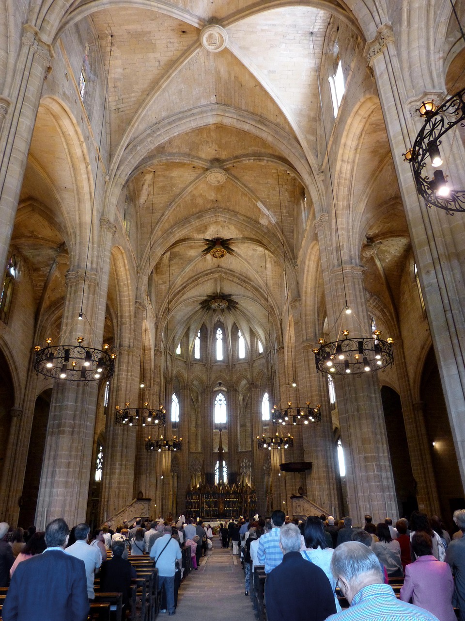 The Real Estate Market in Tortosa: A Comprehensive Update (Focus on Maricopa)