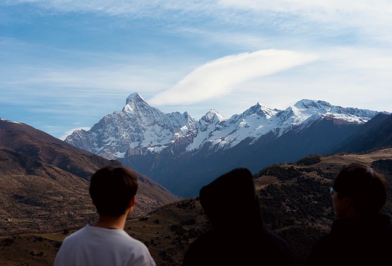 Discover Adventures and Serenity Around Westwing Mountain