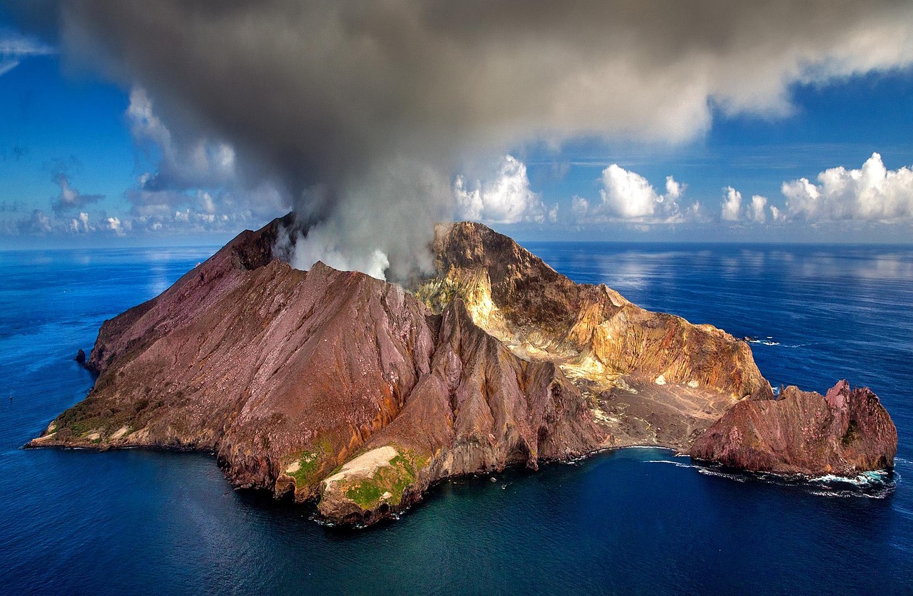 discover-the-islands-secrets-adventures-640x480-pwjo02