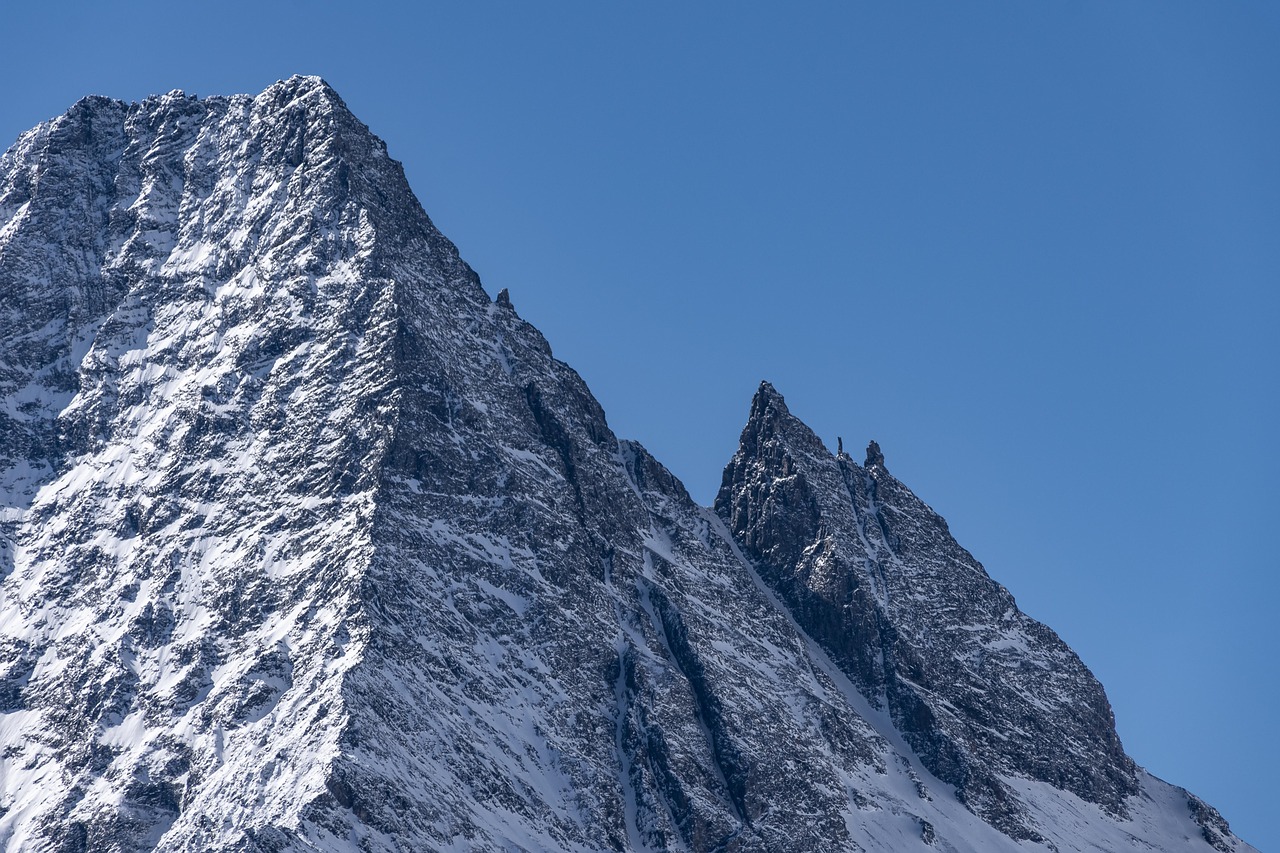 discover-westwing-mountain-adventures-an-640x480-run945