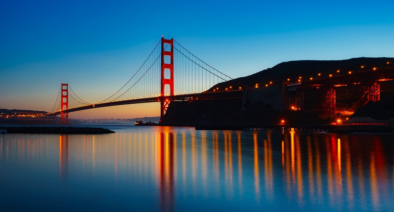 Explore Local Paths & Cultural Treasures: Promenade & Historic Discoveries