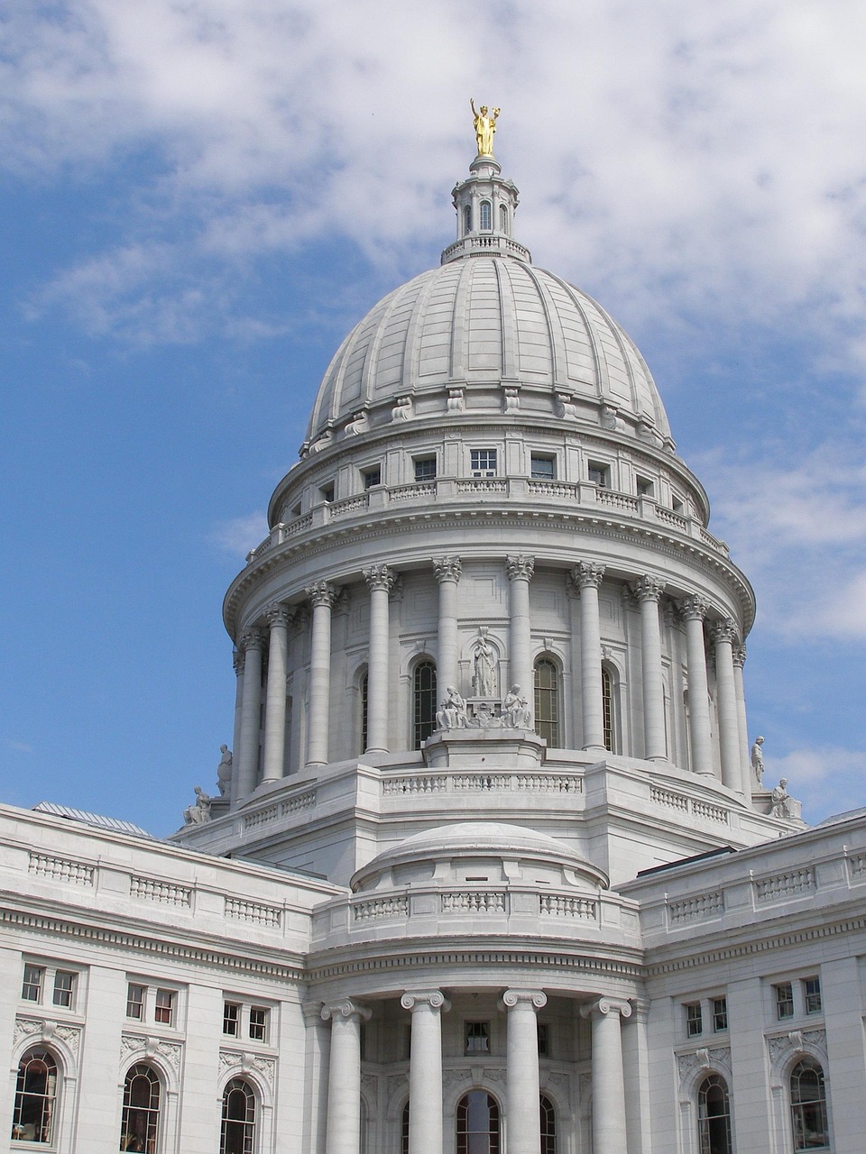 Explore Madison Estates: Adventures, Culture & Gourmet Delights