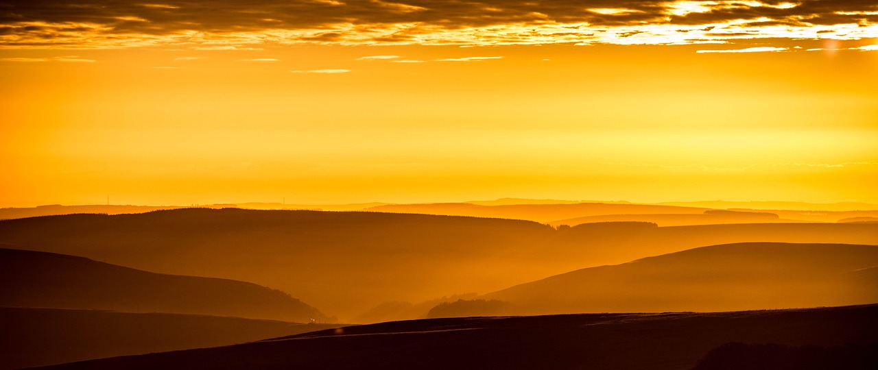 Sunrise Vista: Uncover Hidden Gems & Immerse in Local Culture