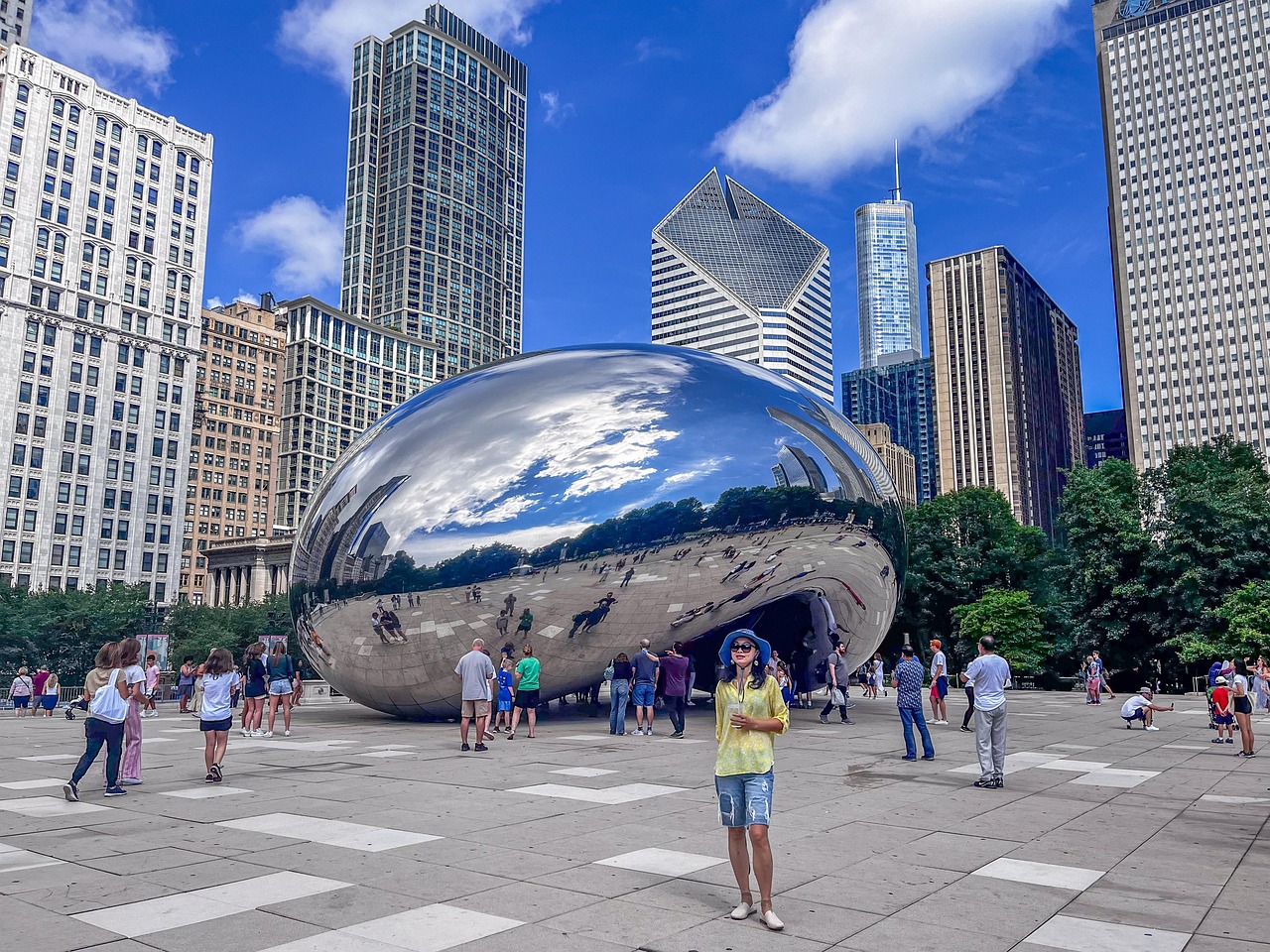 uncover-chicagos-cultural-legacy-iconic-640x480-7r20d8