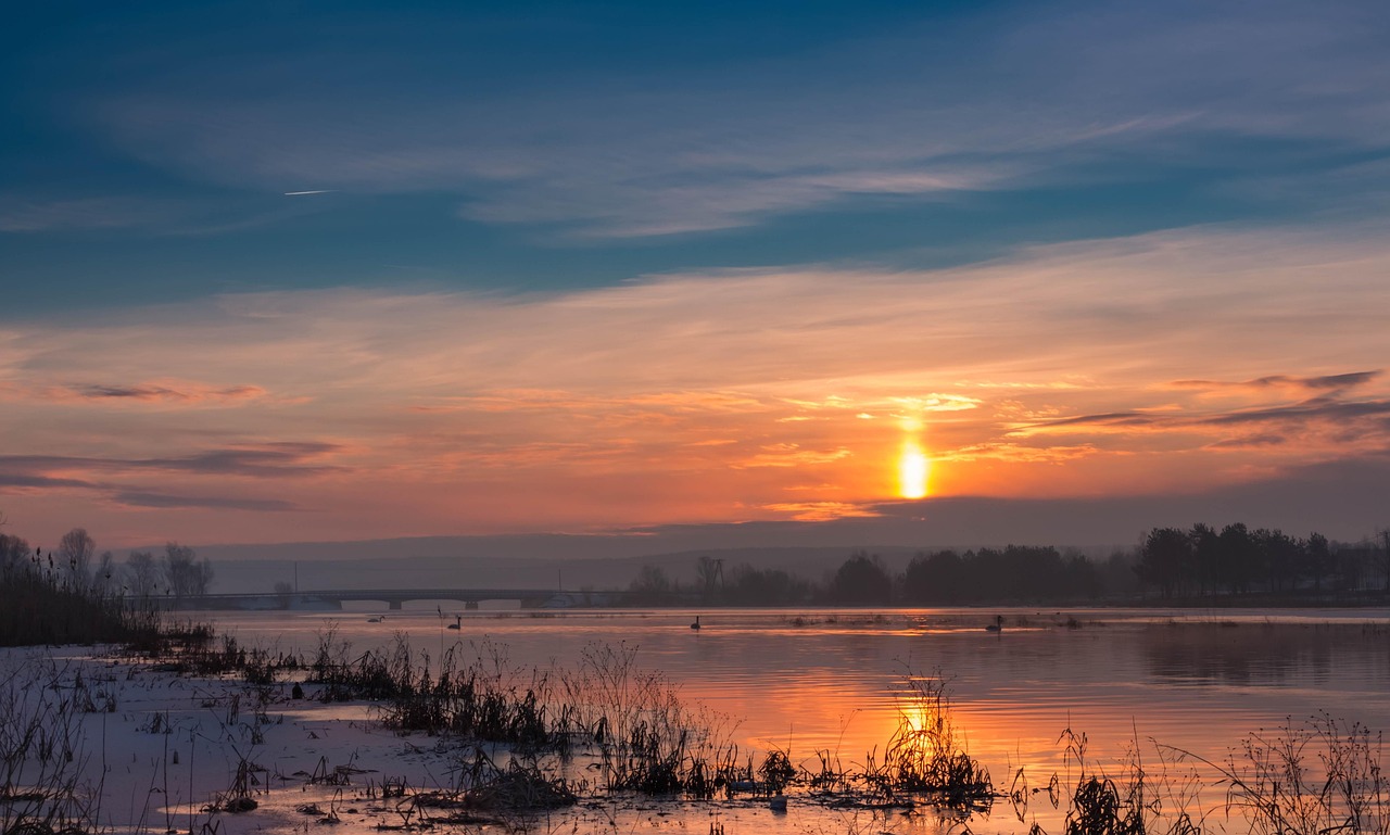 Uncover Lakes East: Adventures, Culture & Relaxation Awaits
