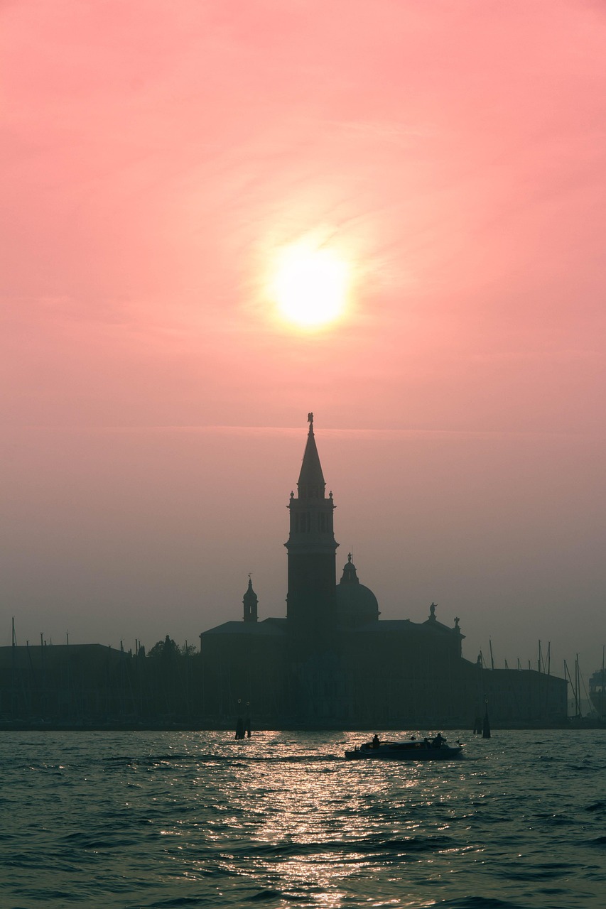 uncover-sun-city-grand-golfs-surrounding-640x480-a3osdi