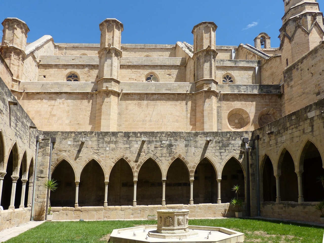 Uncover Tortosas Treasures: Nature, Culture, Cuisine