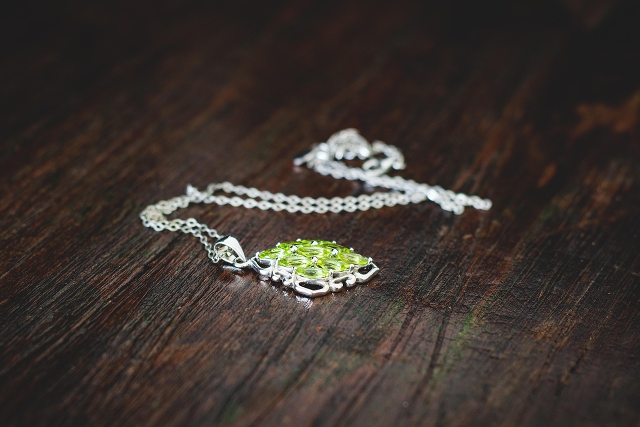 Unveiling Ancient Stories: Peridot Arizonas Petroglyphs