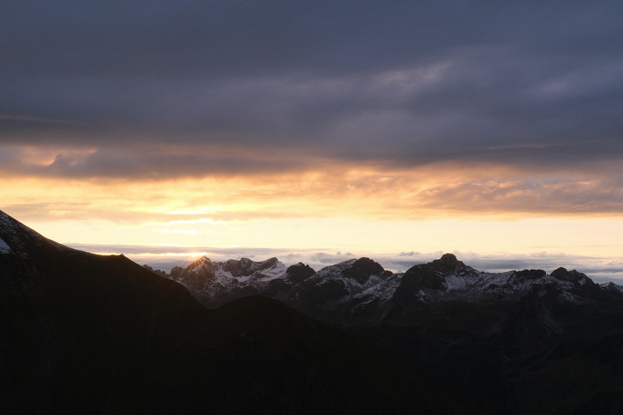 explore-dreaming-summit-surroundings-nat-640x480-8b6nav