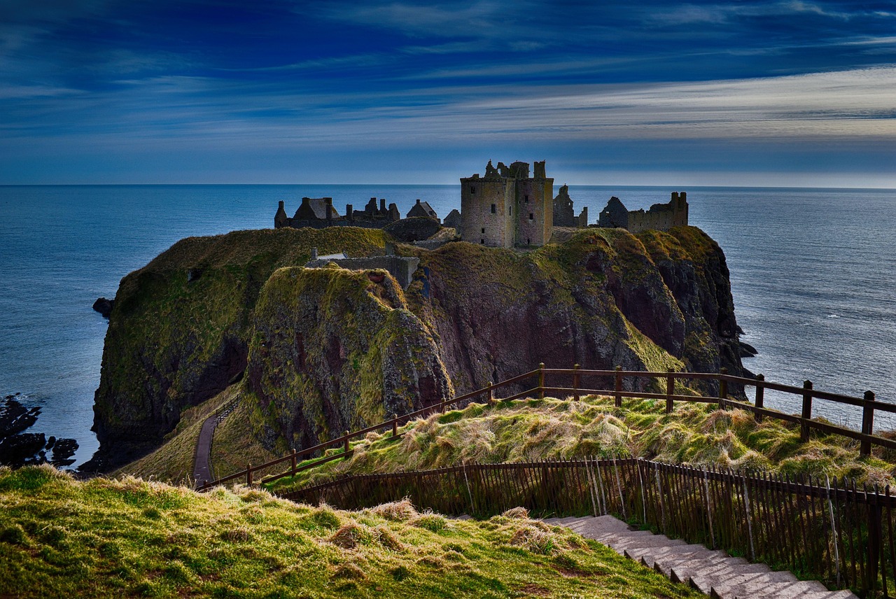 explore-stonehavens-scenery-culture-and-640x480-8ckq1a
